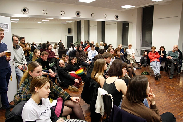 foto z veřejné diskuze s porotou, účastníky a s diváky festivalu